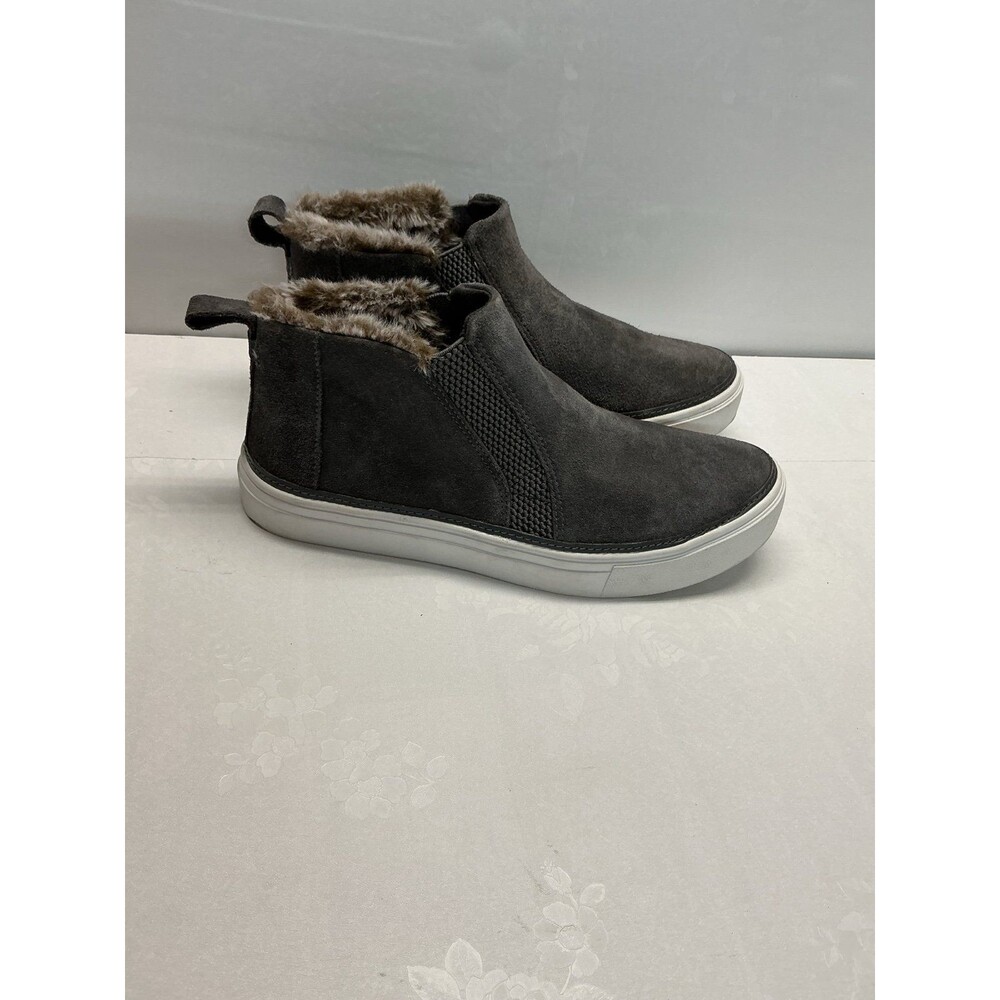 Toms women’s shoes size 8.5